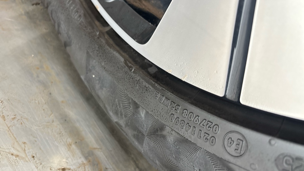 VOLVO XC40 scuff