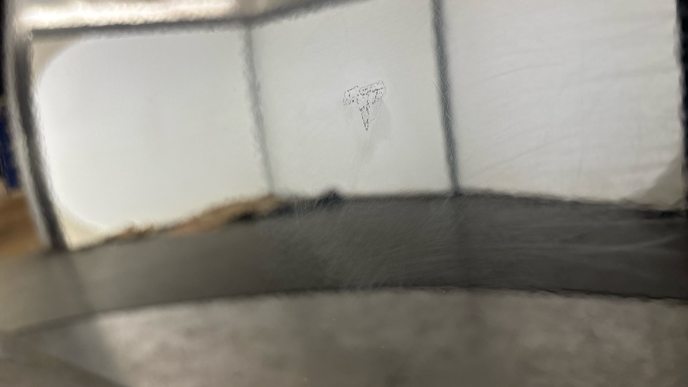 VOLVO XC40 chips and dent