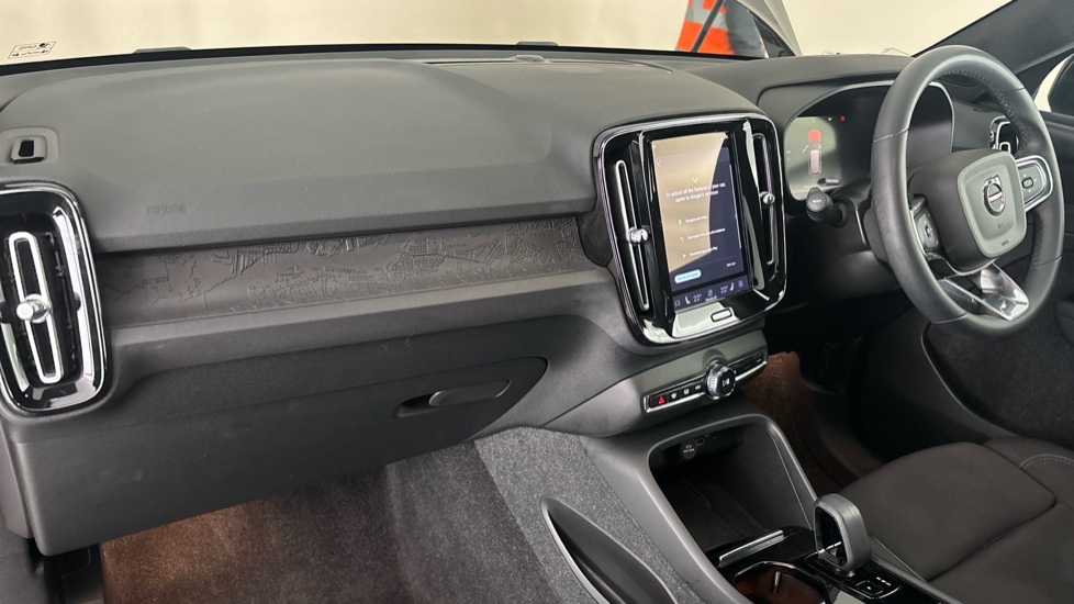 VOLVO XC40 Image 10