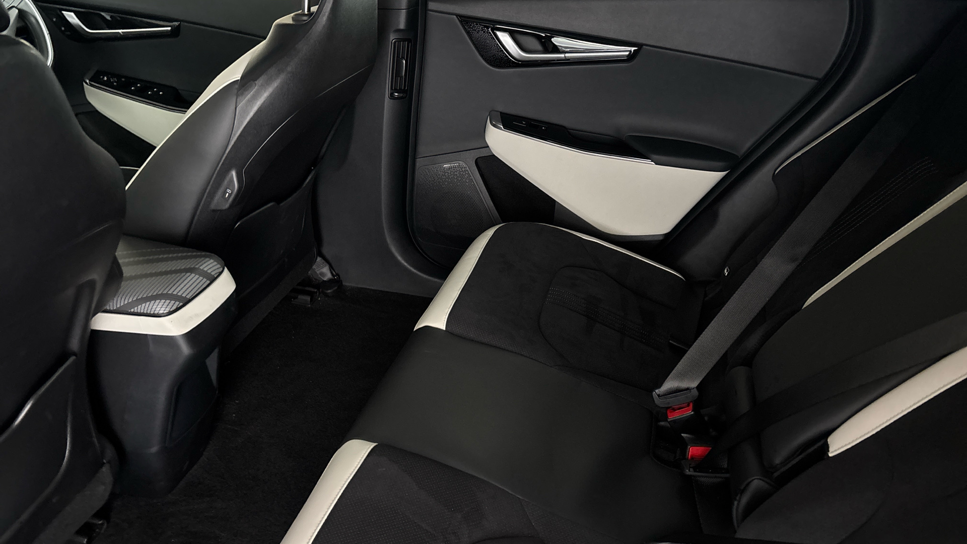 4027736 236kW GT Line S 77.4kWh 5dr AWD Auto