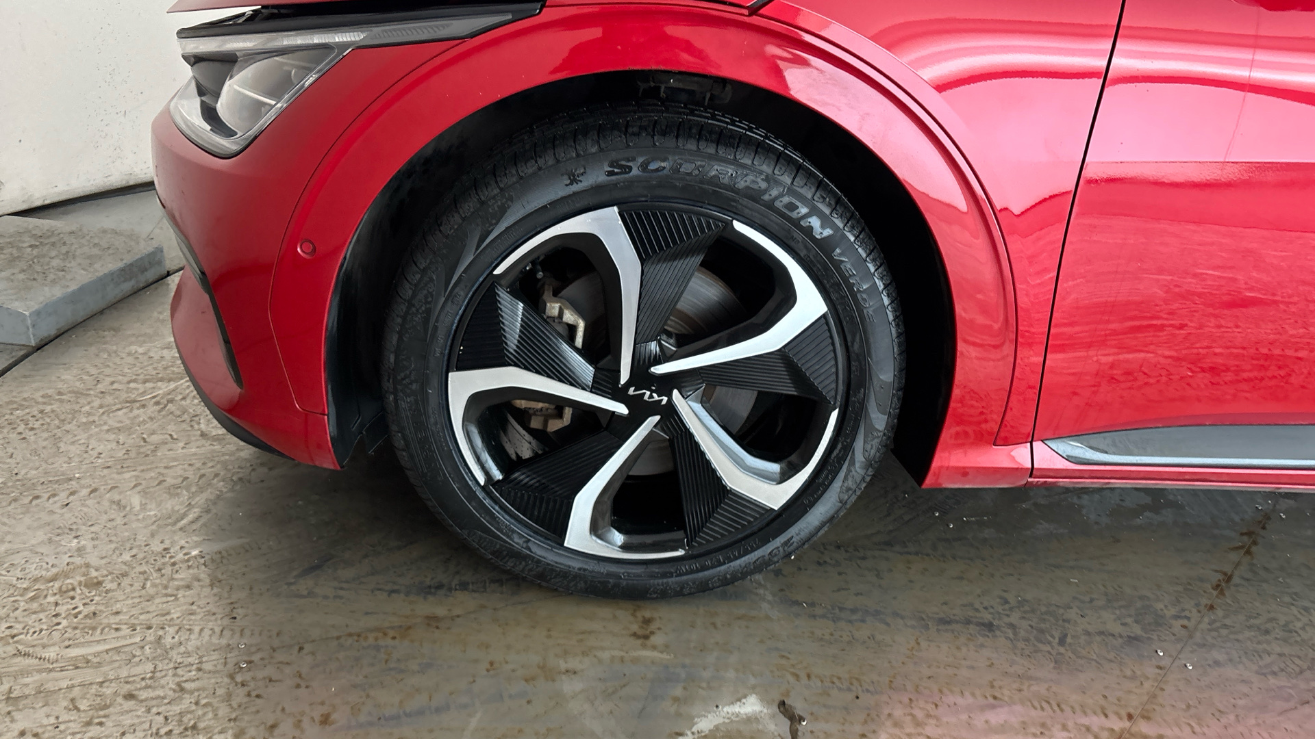 4027736 236kW GT Line S 77.4kWh 5dr AWD Auto