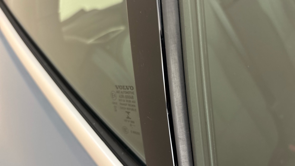 VOLVO XC40 scratches
