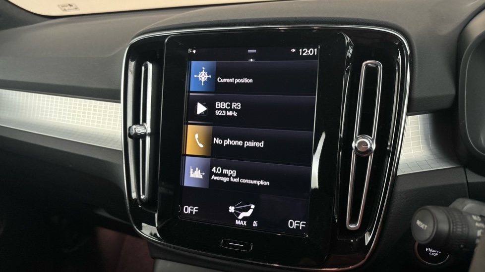 VOLVO XC40 Image 12