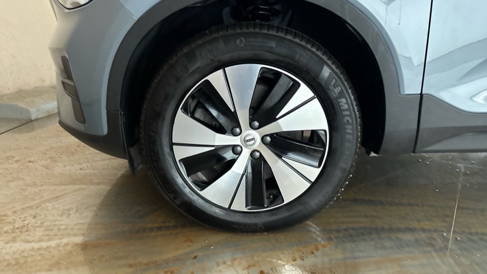 VOLVO XC40 Image 17