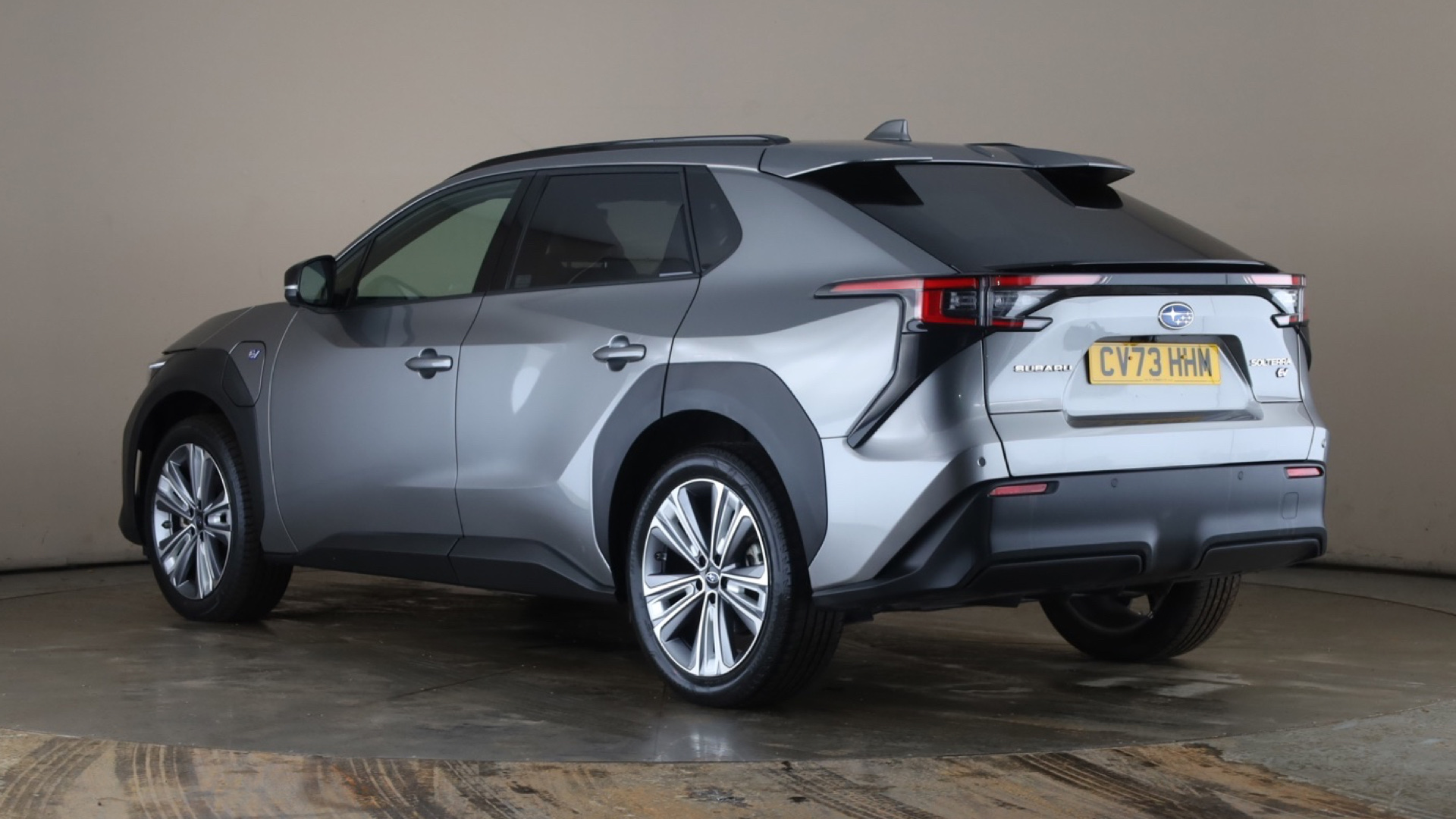 4058399 150kW Touring 71.4kWh 5dr Auto AWD