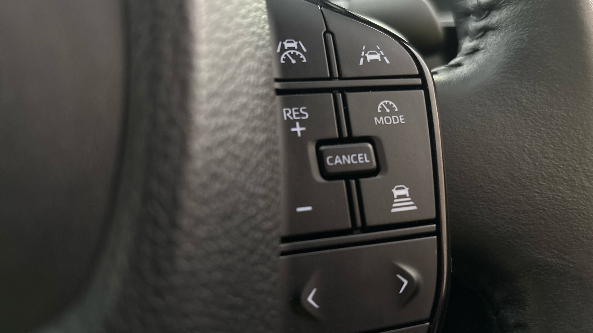 4058399 150kW Touring 71.4kWh 5dr Auto AWD