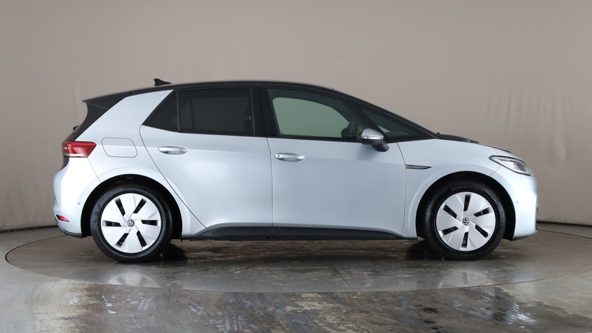 4020797 150kW Family Pro Performance 58kWh 5dr Auto