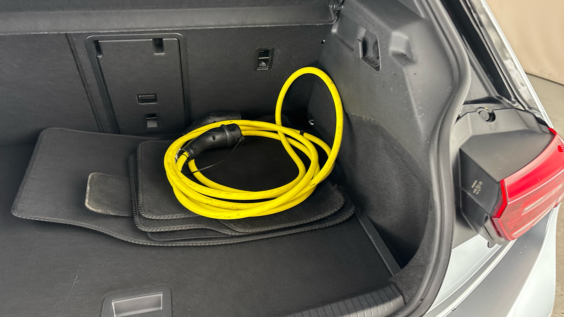 4020797 150kW Family Pro Performance 58kWh 5dr Auto