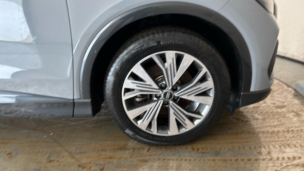 AUDI Q4 Image 20