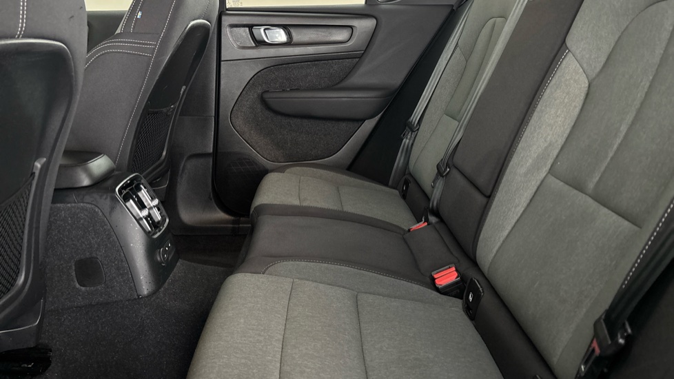 VOLVO XC40 Image 14