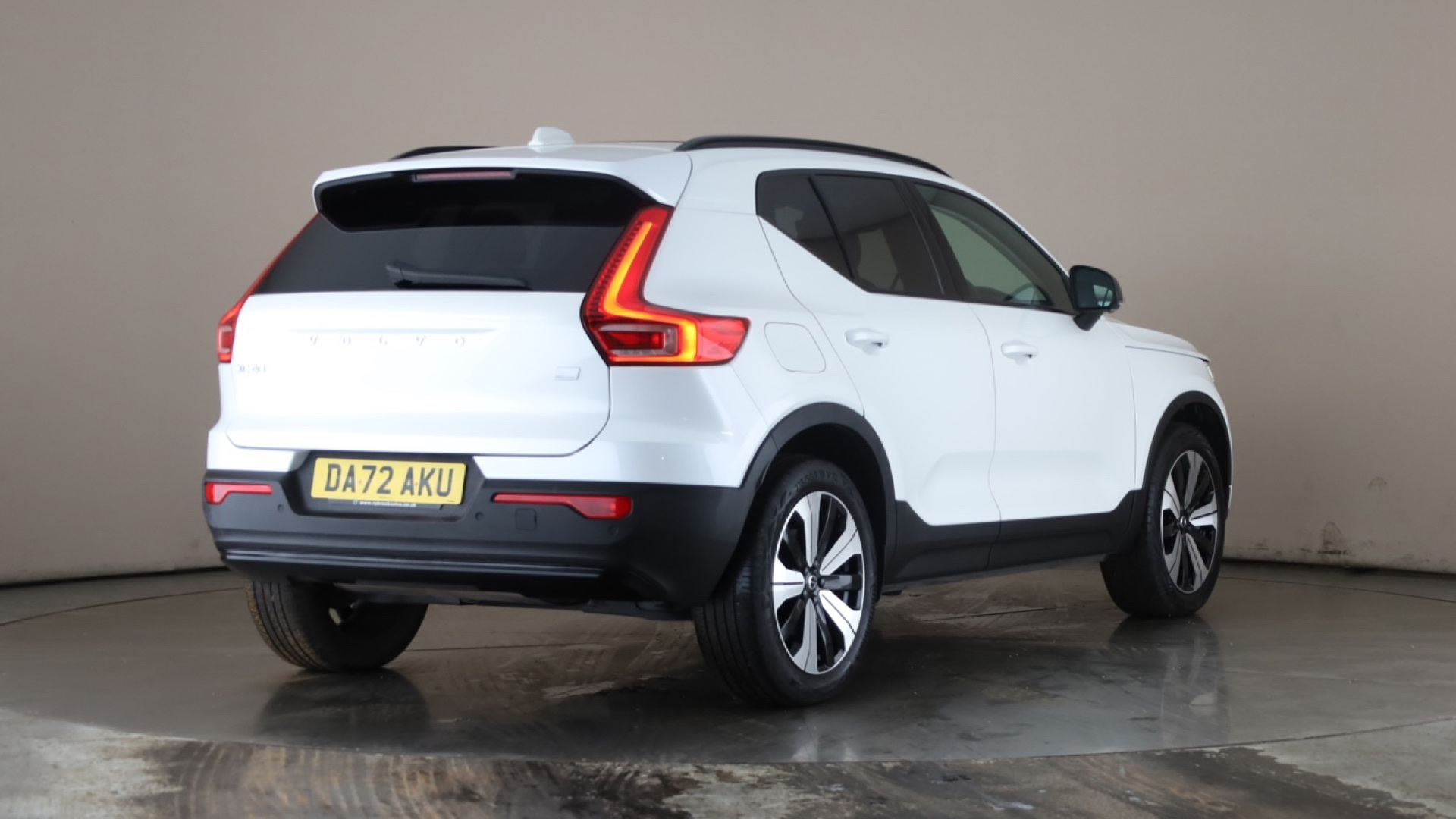 4027562 1.5 T5 Recharge PHEV Ultimate Dark 5dr Auto