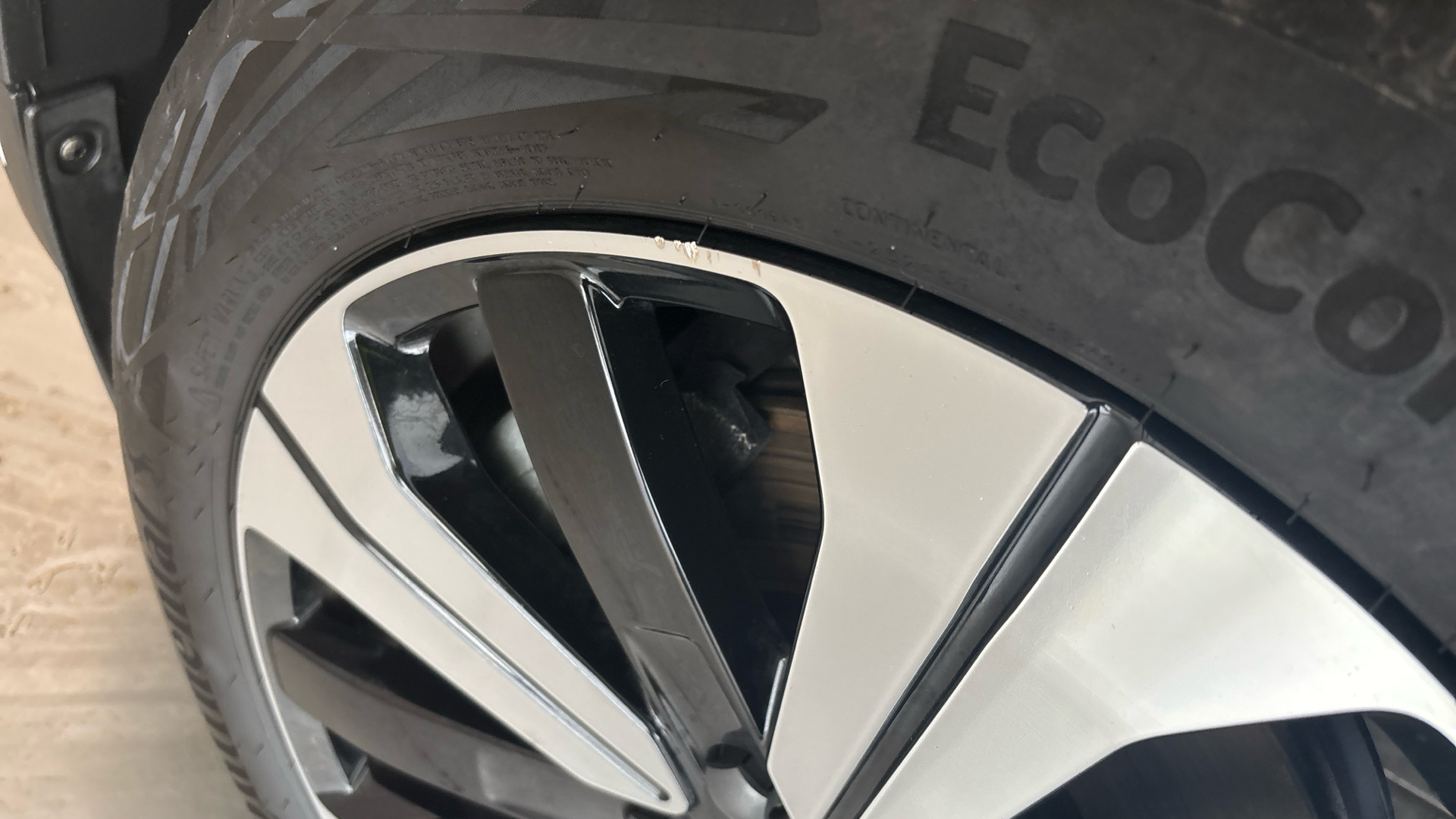 4027562 1.5 T5 Recharge PHEV Ultimate Dark 5dr Auto