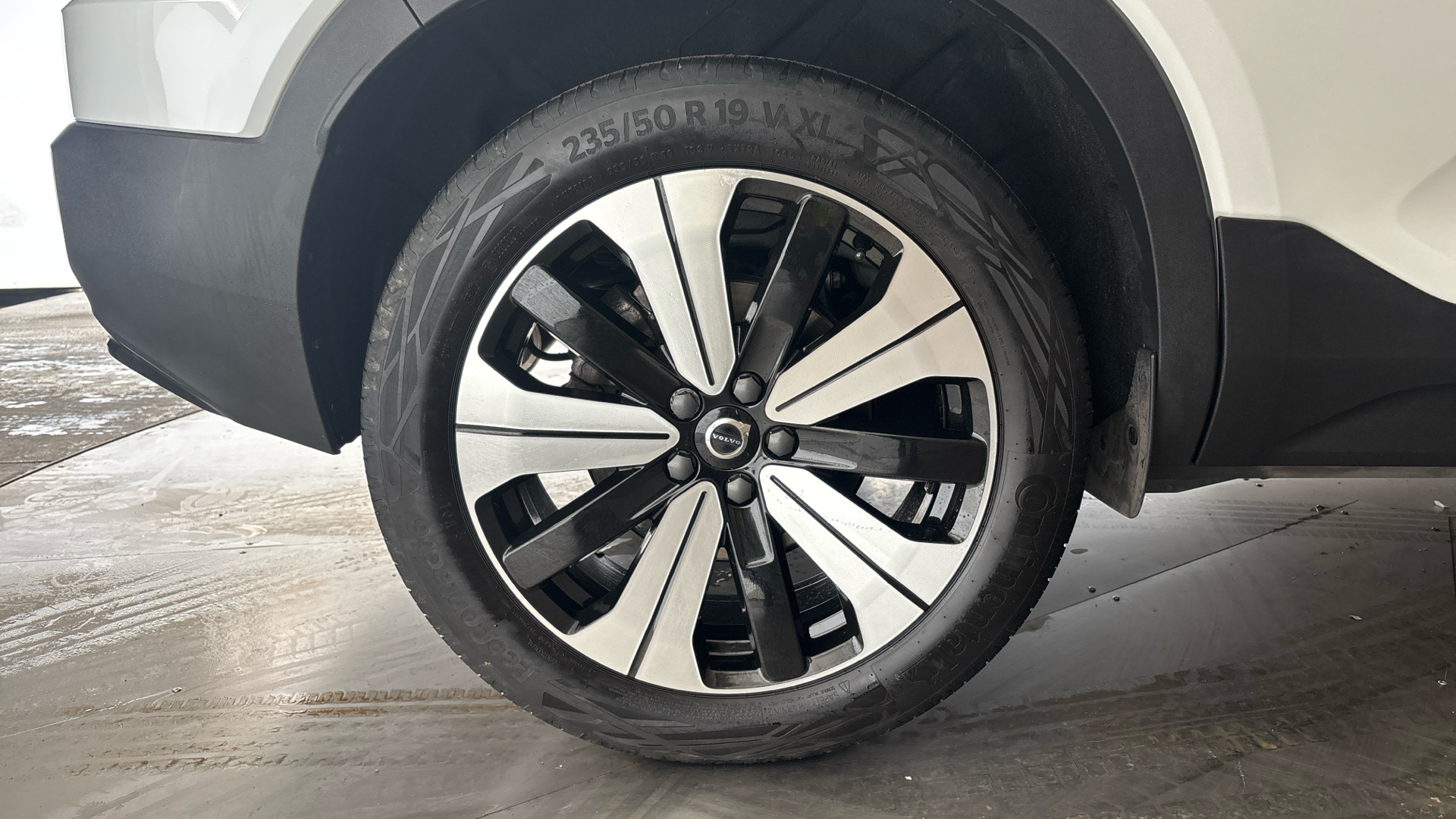 4027562 1.5 T5 Recharge PHEV Ultimate Dark 5dr Auto