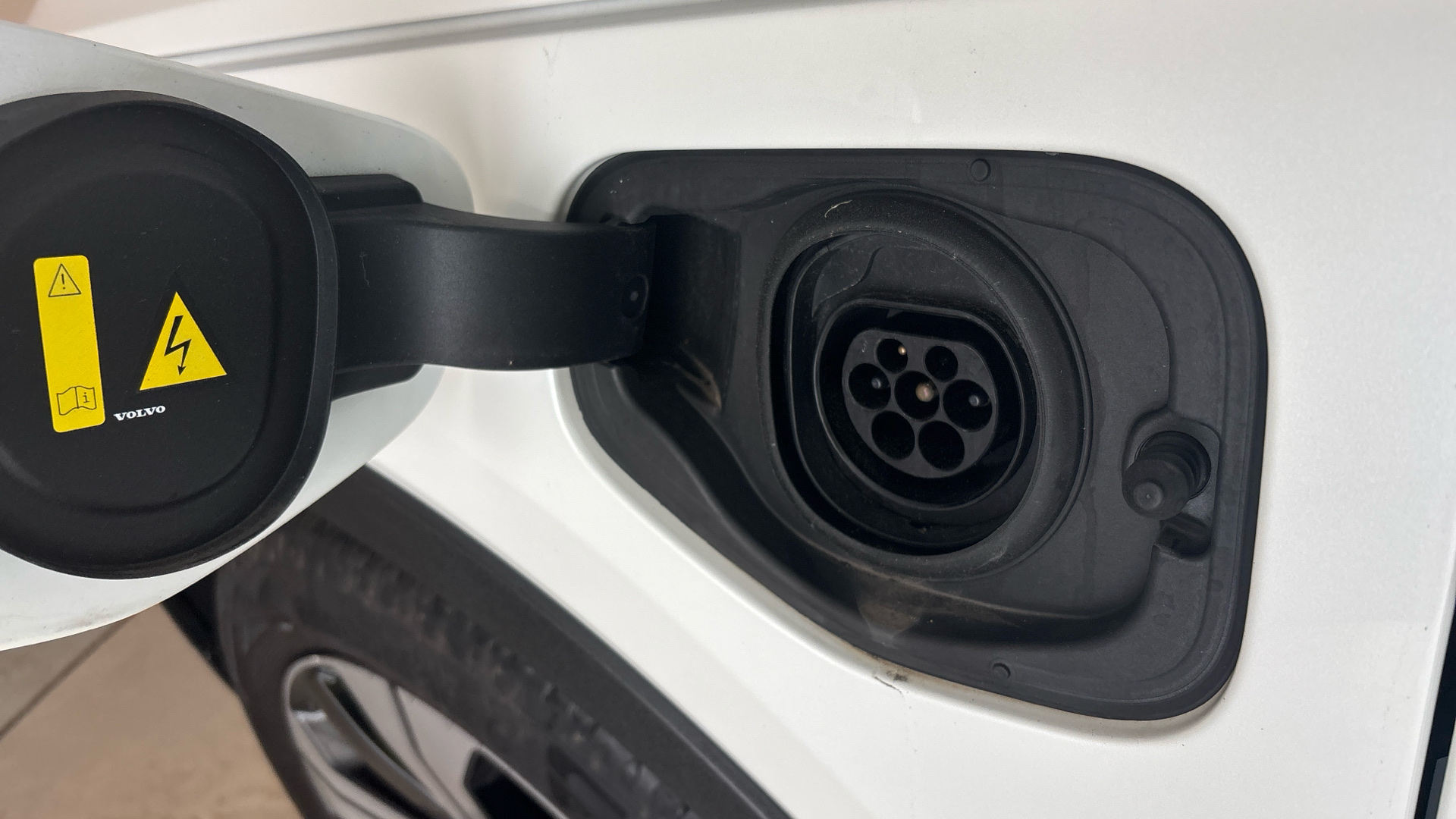 4027562 1.5 T5 Recharge PHEV Ultimate Dark 5dr Auto