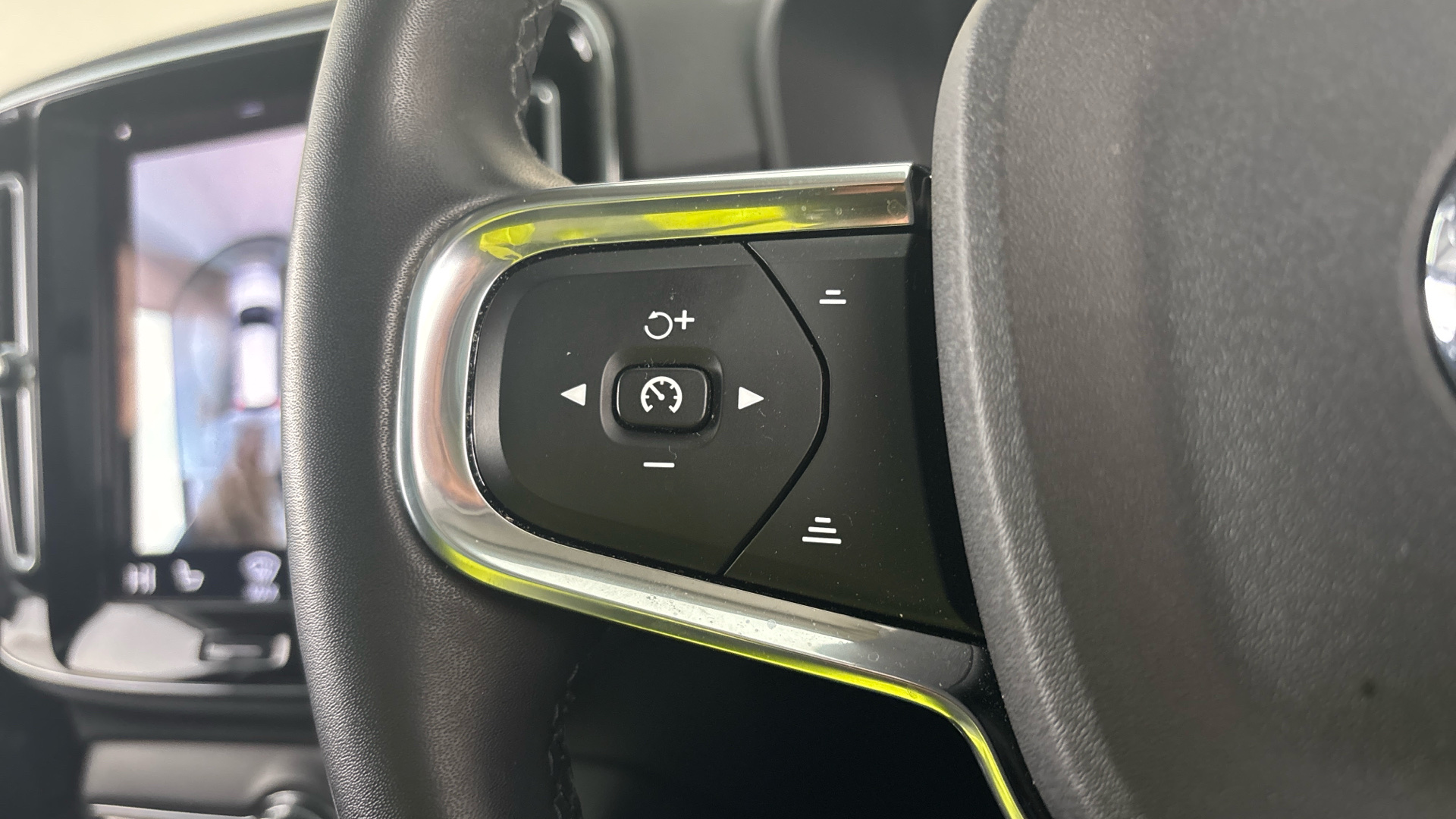 4027562 1.5 T5 Recharge PHEV Ultimate Dark 5dr Auto