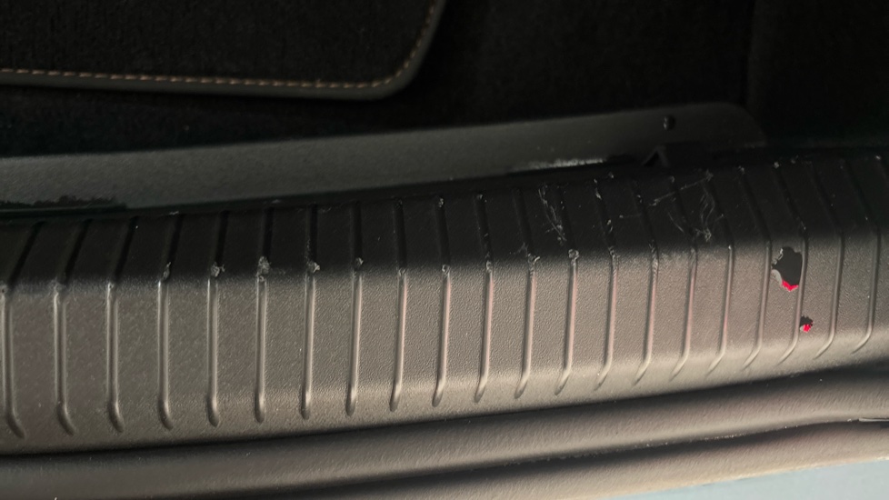 CUPRA BORN Scuff