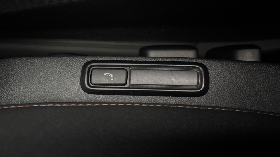 CUPRA BORN Massage chairs