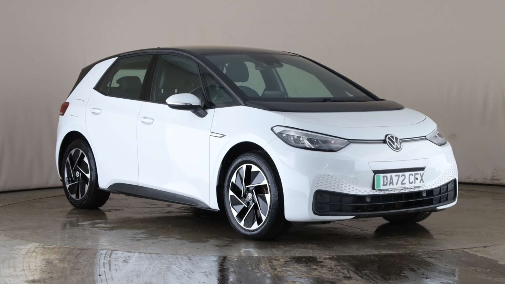 4049546 150kW Life Pro Performance 58kWh 5dr Auto