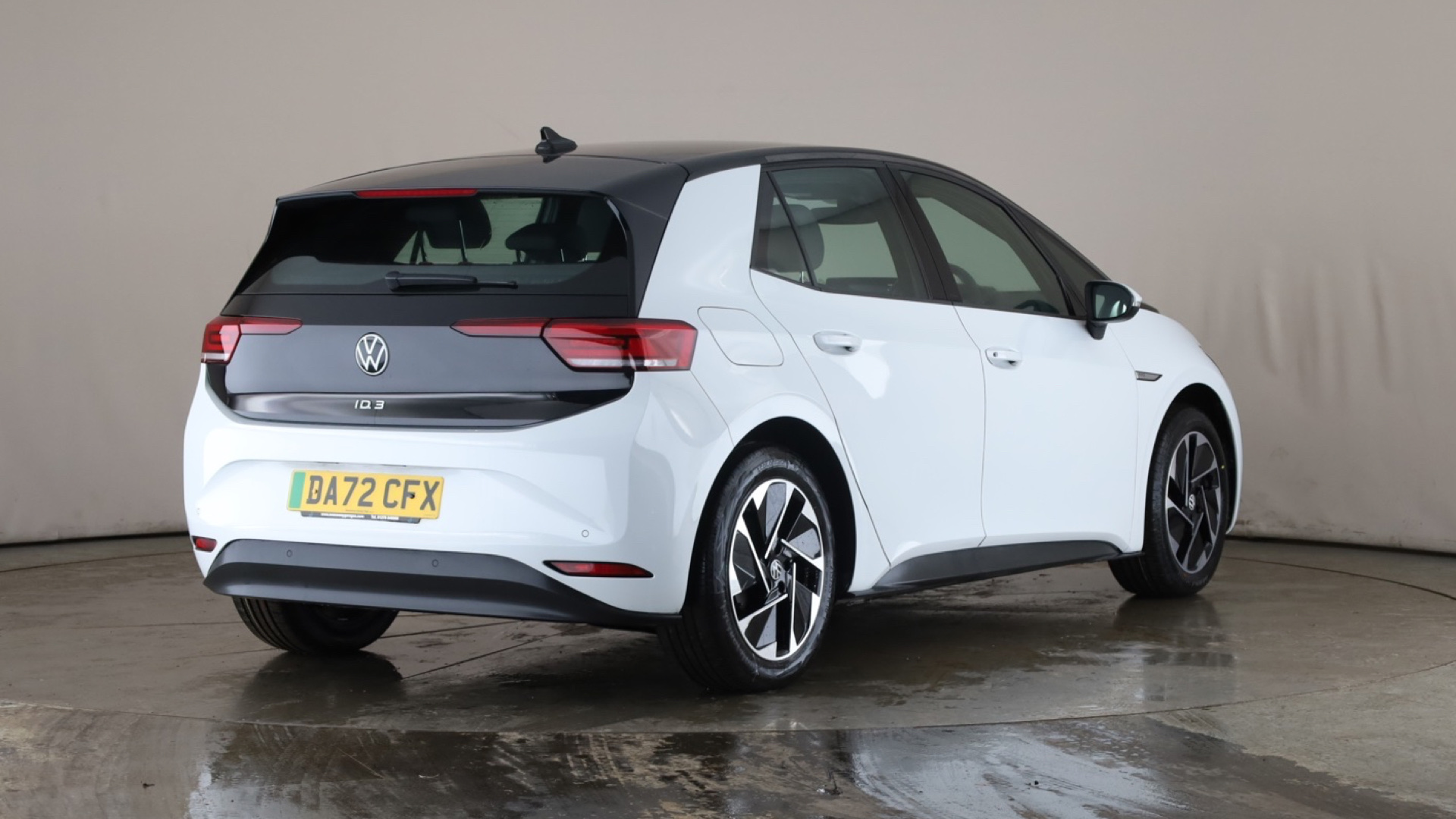 4049546 150kW Life Pro Performance 58kWh 5dr Auto