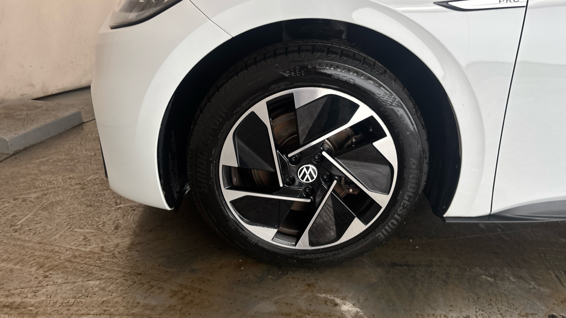 4049546 150kW Life Pro Performance 58kWh 5dr Auto