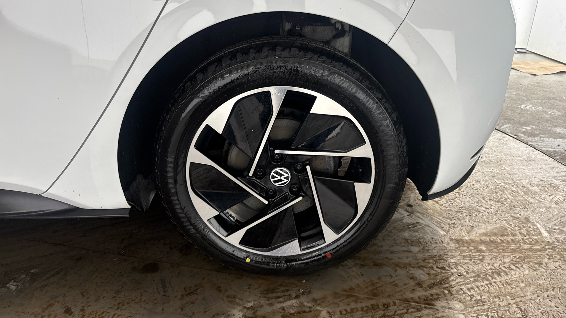 4049546 150kW Life Pro Performance 58kWh 5dr Auto