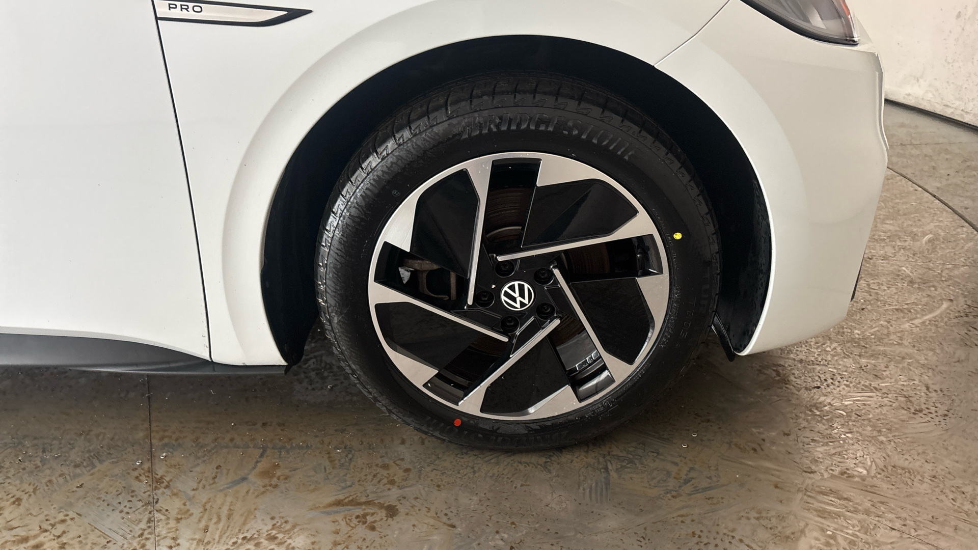 4049546 150kW Life Pro Performance 58kWh 5dr Auto