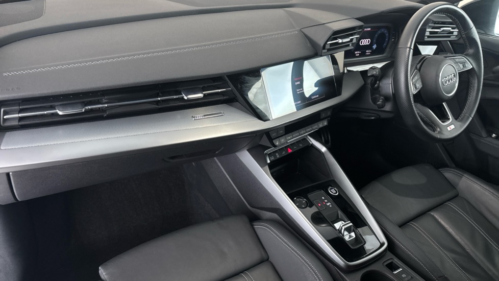 AUDI A3 Image 10