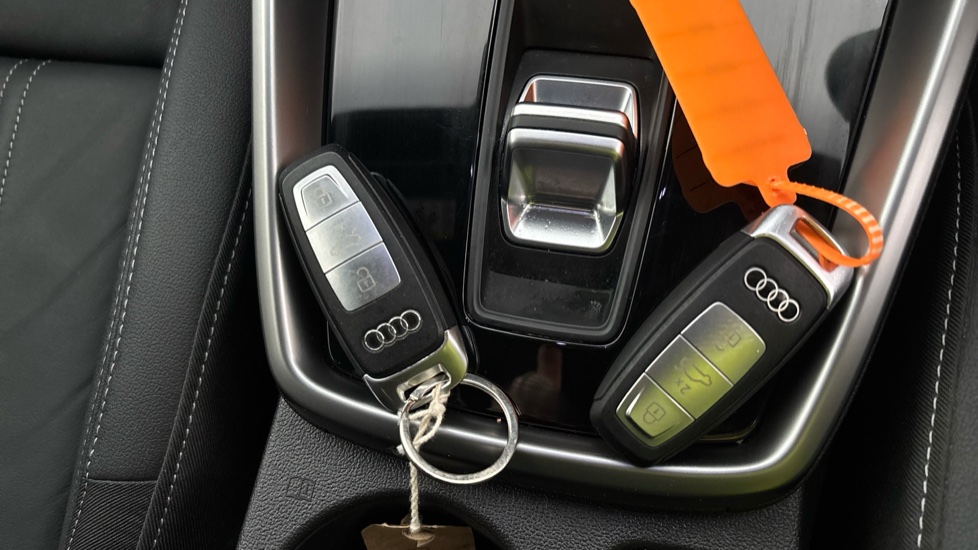 AUDI A3 two keys