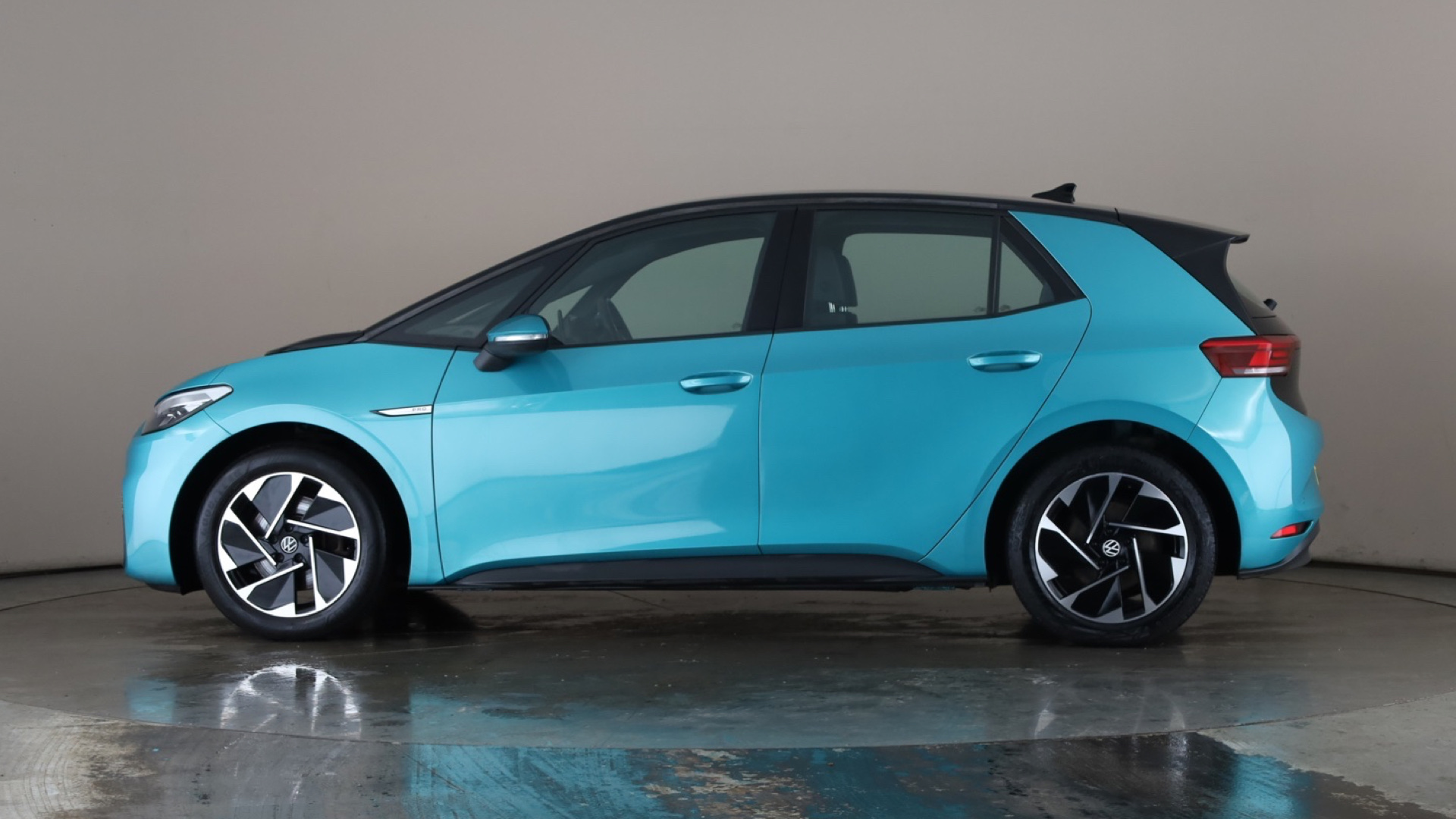 4020844 150kW Life Pro Performance 58kWh 5dr Auto