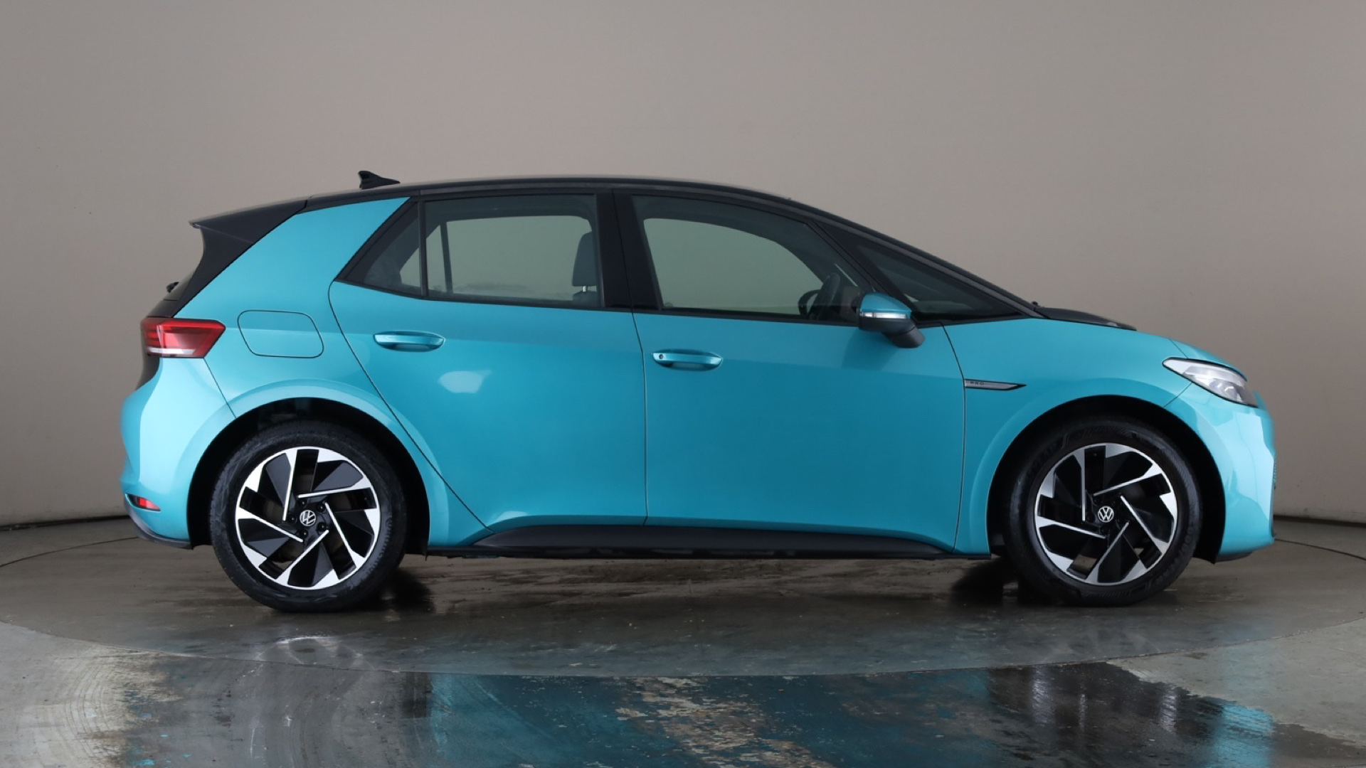 4020844 150kW Life Pro Performance 58kWh 5dr Auto