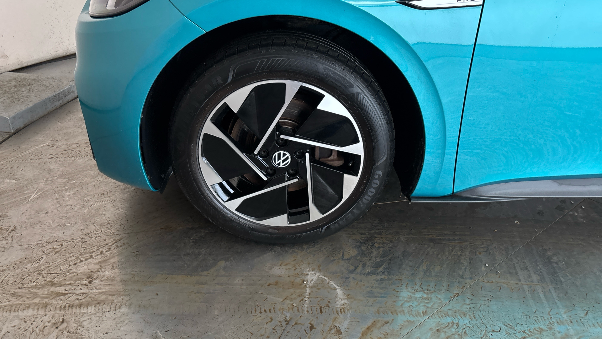 4020844 150kW Life Pro Performance 58kWh 5dr Auto