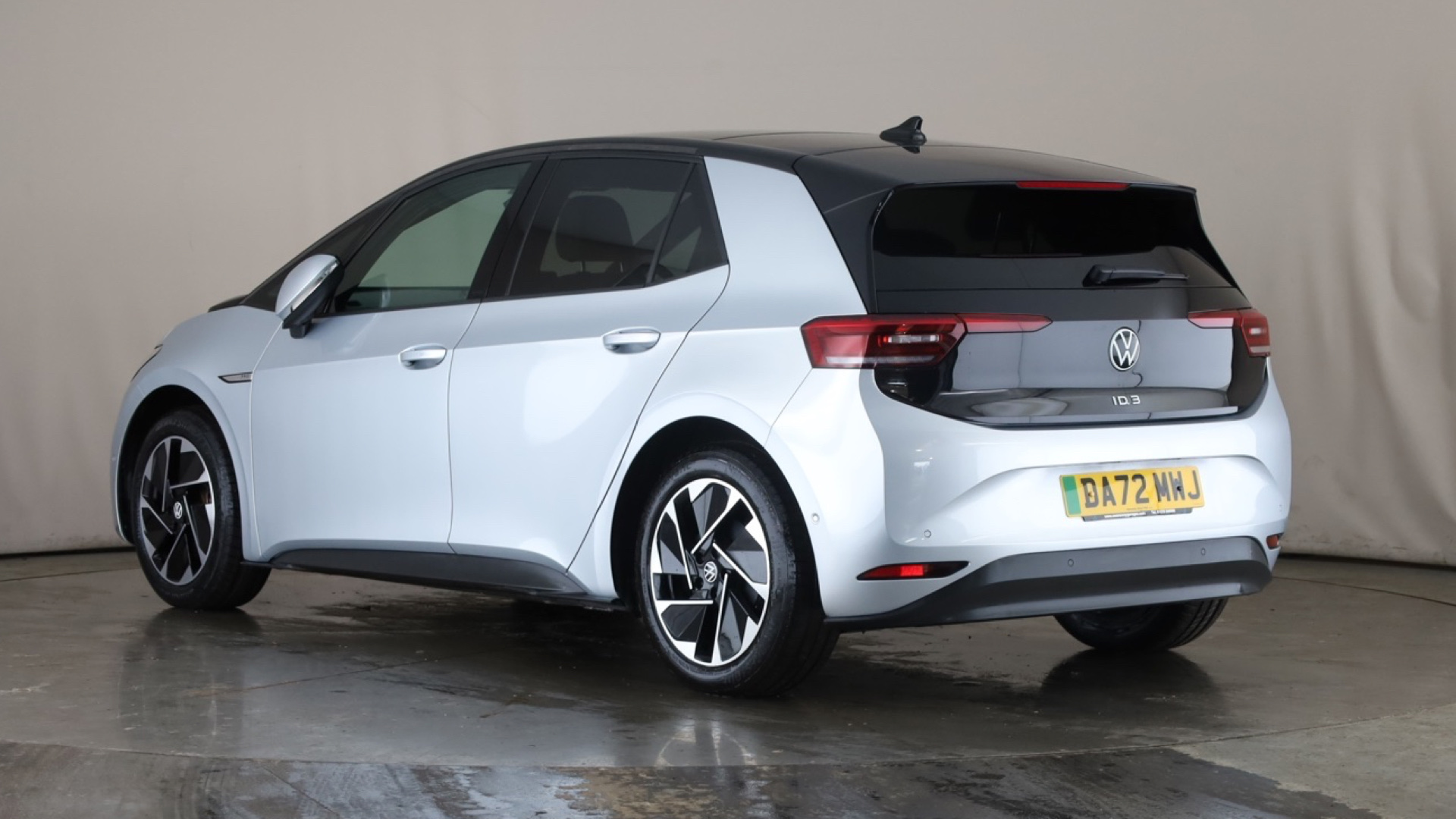 4047607 107KW Family Pro 58kWh 5dr Auto