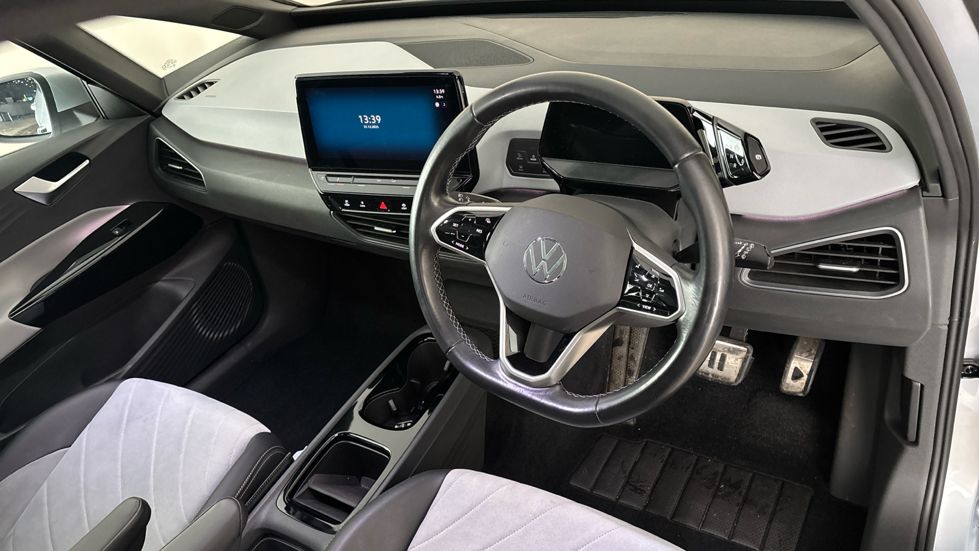 4047607 107KW Family Pro 58kWh 5dr Auto