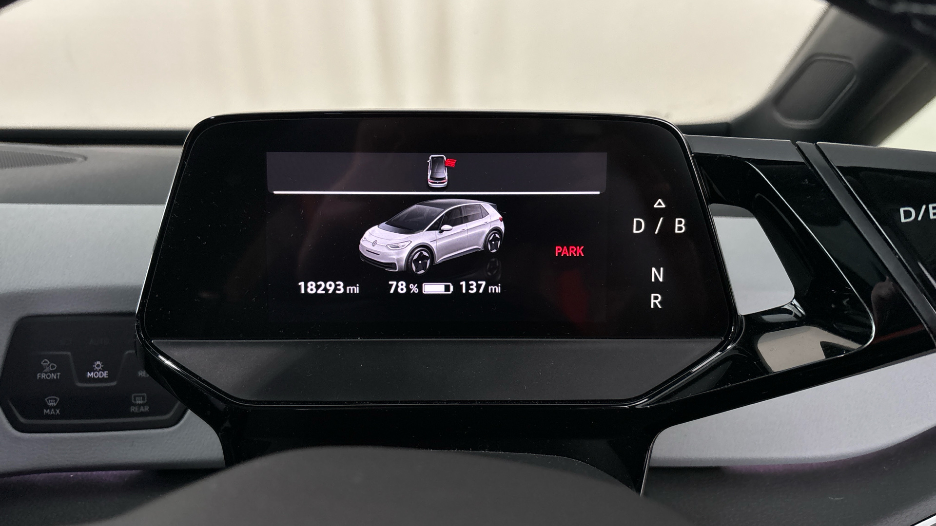 4047607 107KW Family Pro 58kWh 5dr Auto