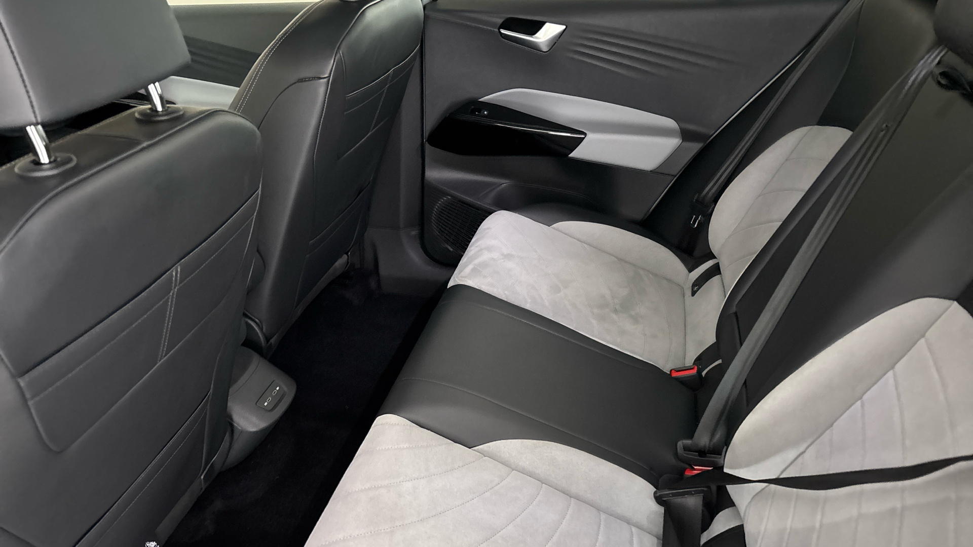 4047607 107KW Family Pro 58kWh 5dr Auto