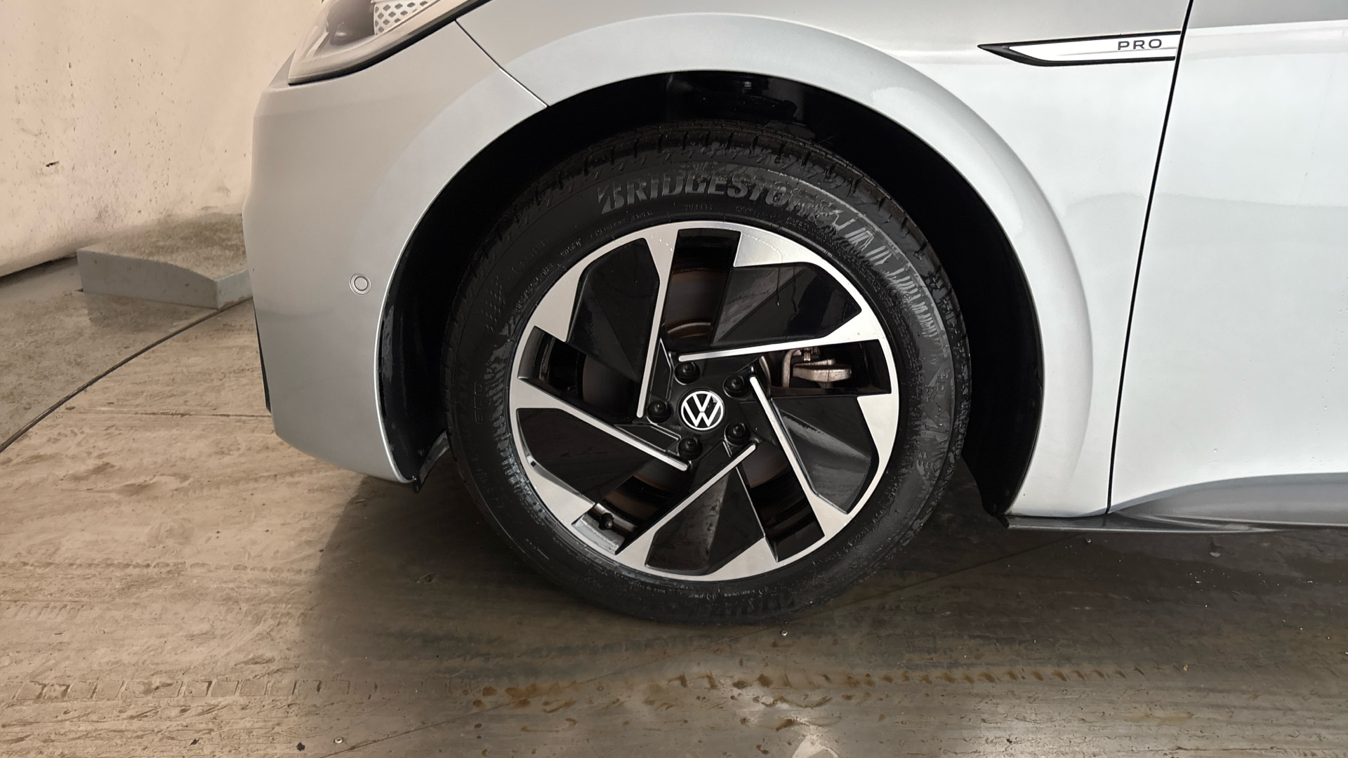 4047607 107KW Family Pro 58kWh 5dr Auto