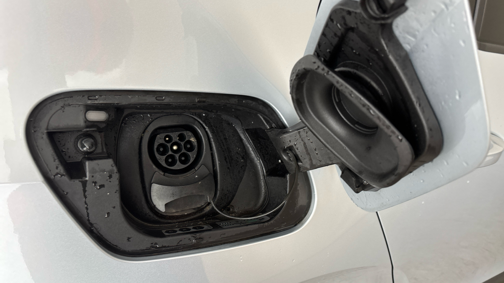 4047607 107KW Family Pro 58kWh 5dr Auto