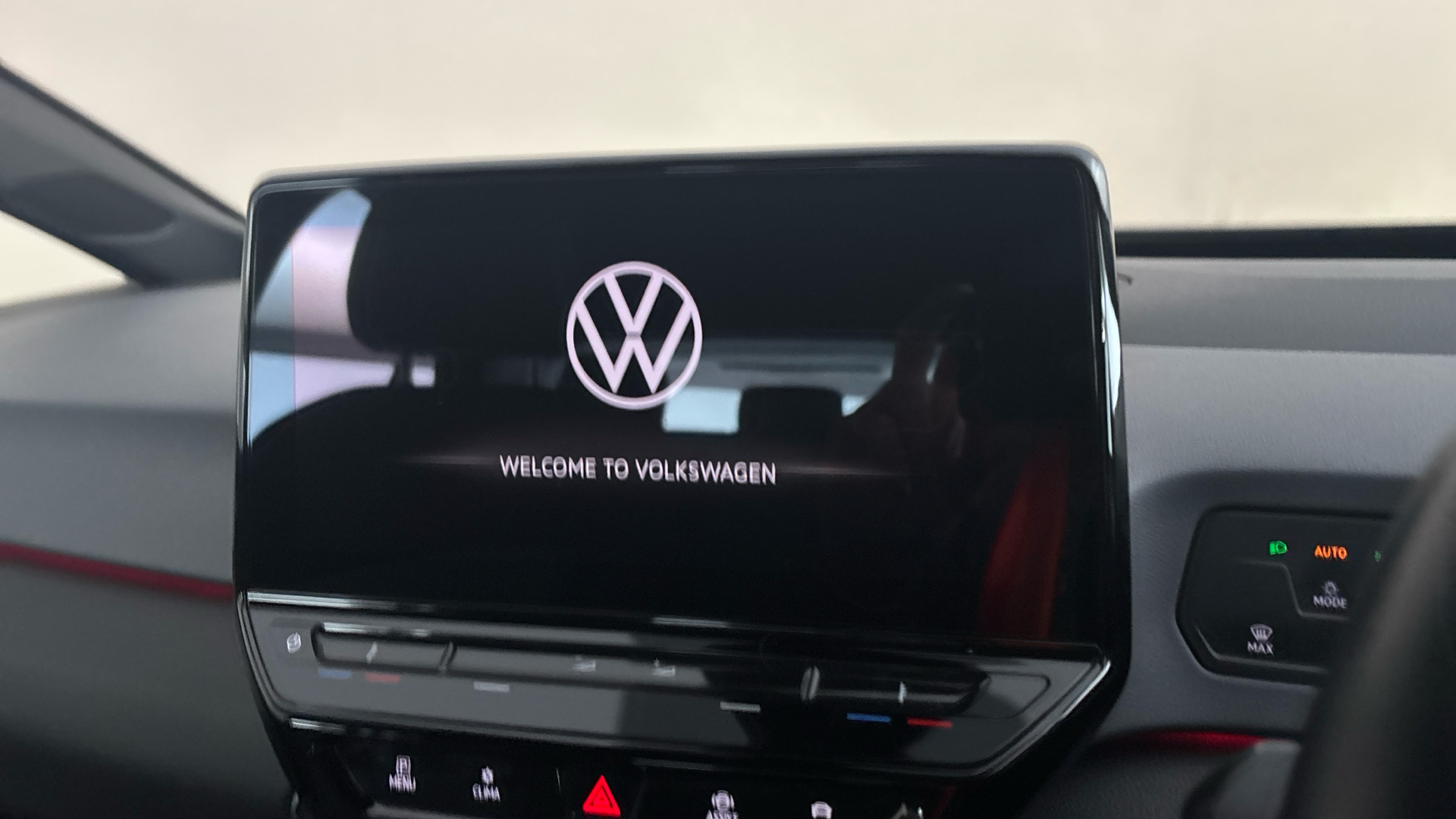 4070739 150kW Life Pro Performance 58kWh 5dr Auto