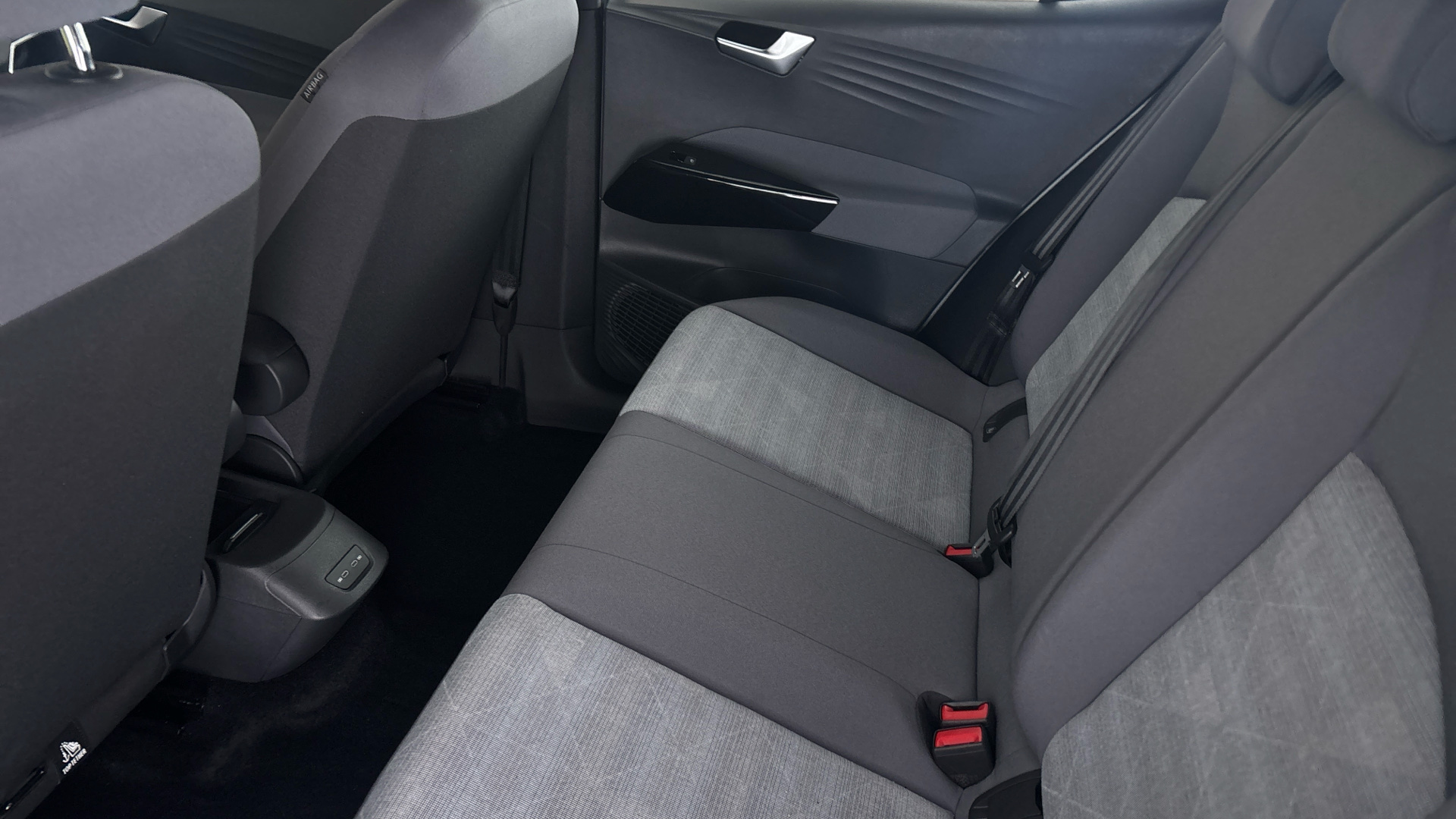 4070739 150kW Life Pro Performance 58kWh 5dr Auto