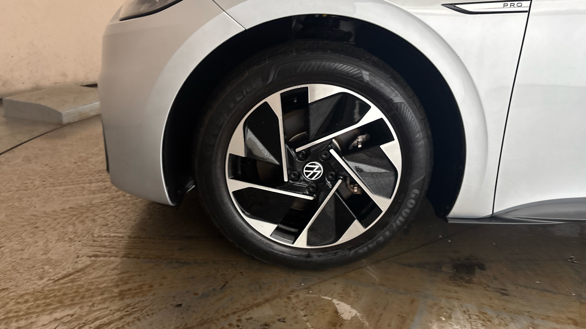 4070739 150kW Life Pro Performance 58kWh 5dr Auto