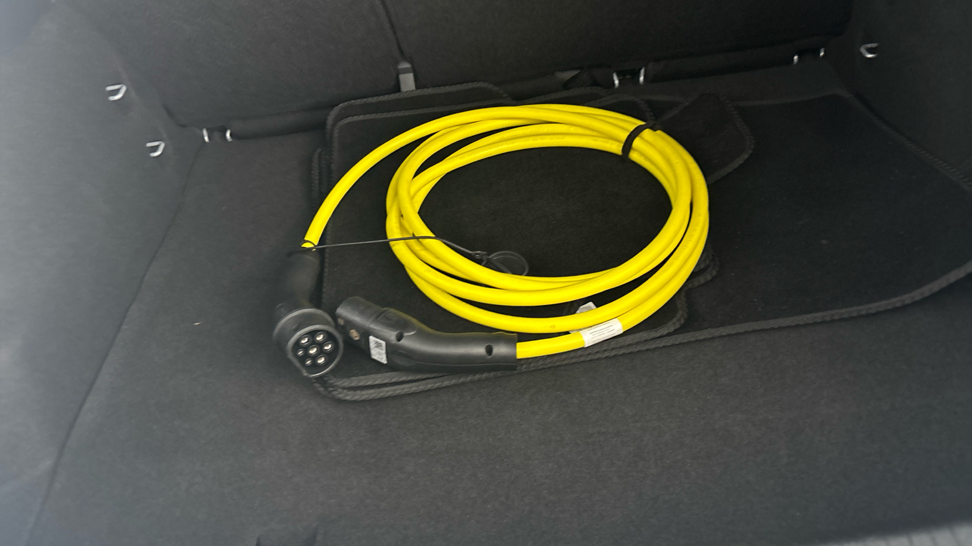 4070739 150kW Life Pro Performance 58kWh 5dr Auto