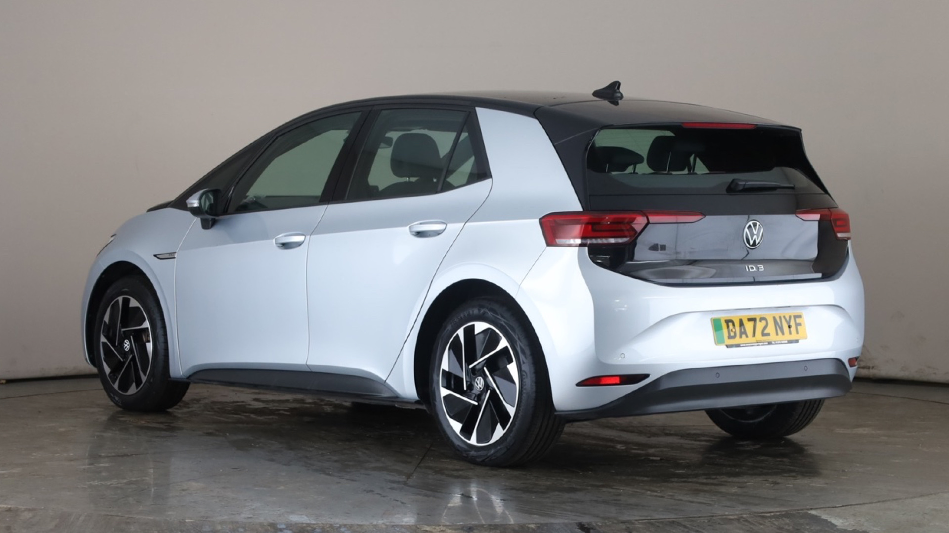 4020842 150kW Life Pro Performance 58kWh 5dr Auto