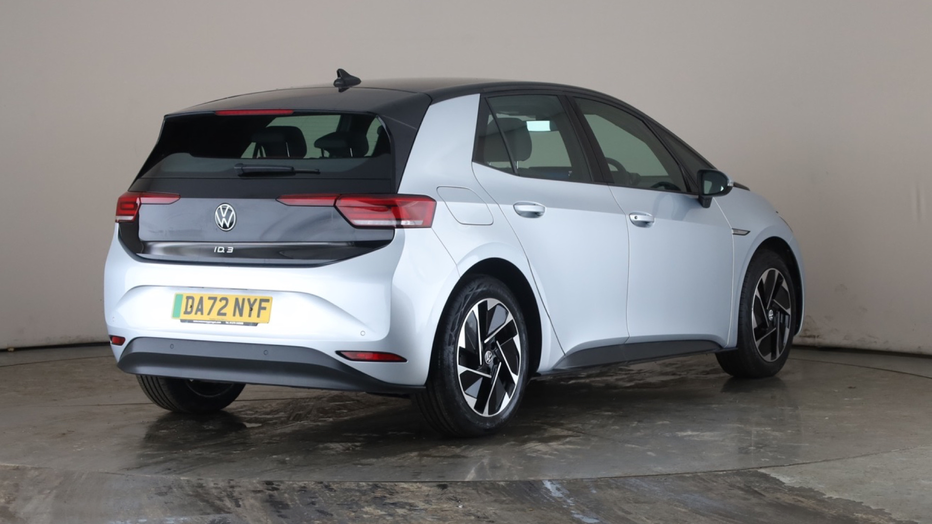 4020842 150kW Life Pro Performance 58kWh 5dr Auto