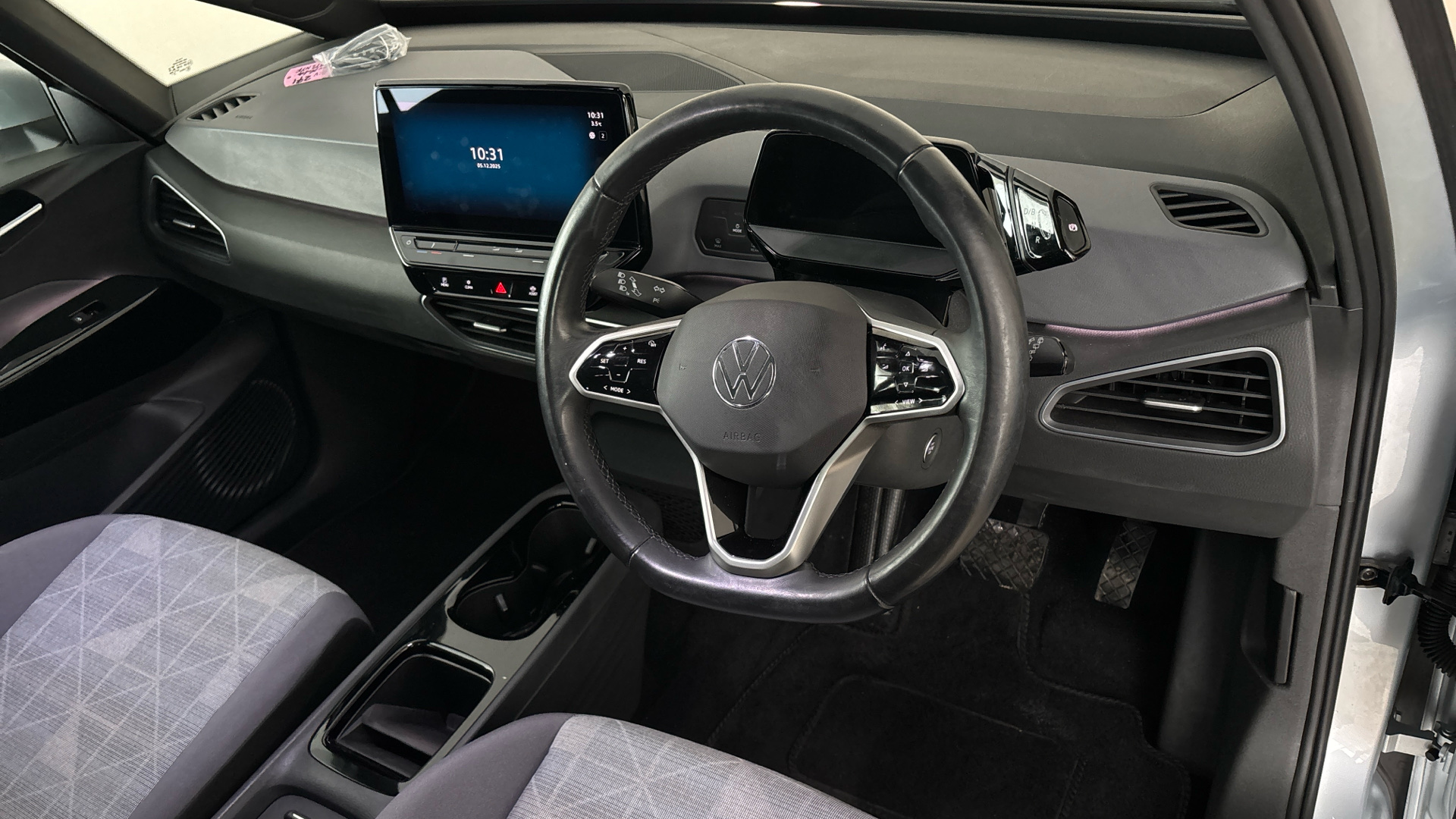 4020842 150kW Life Pro Performance 58kWh 5dr Auto