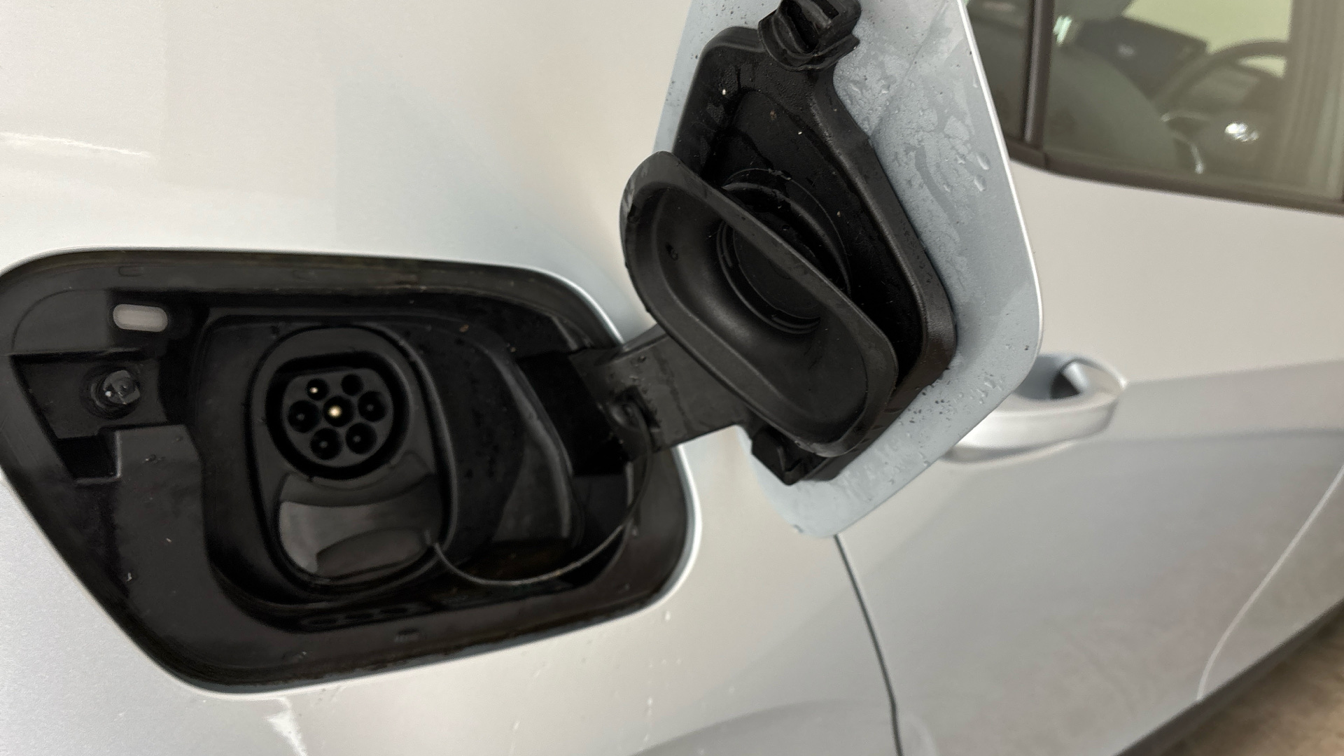 4020842 150kW Life Pro Performance 58kWh 5dr Auto