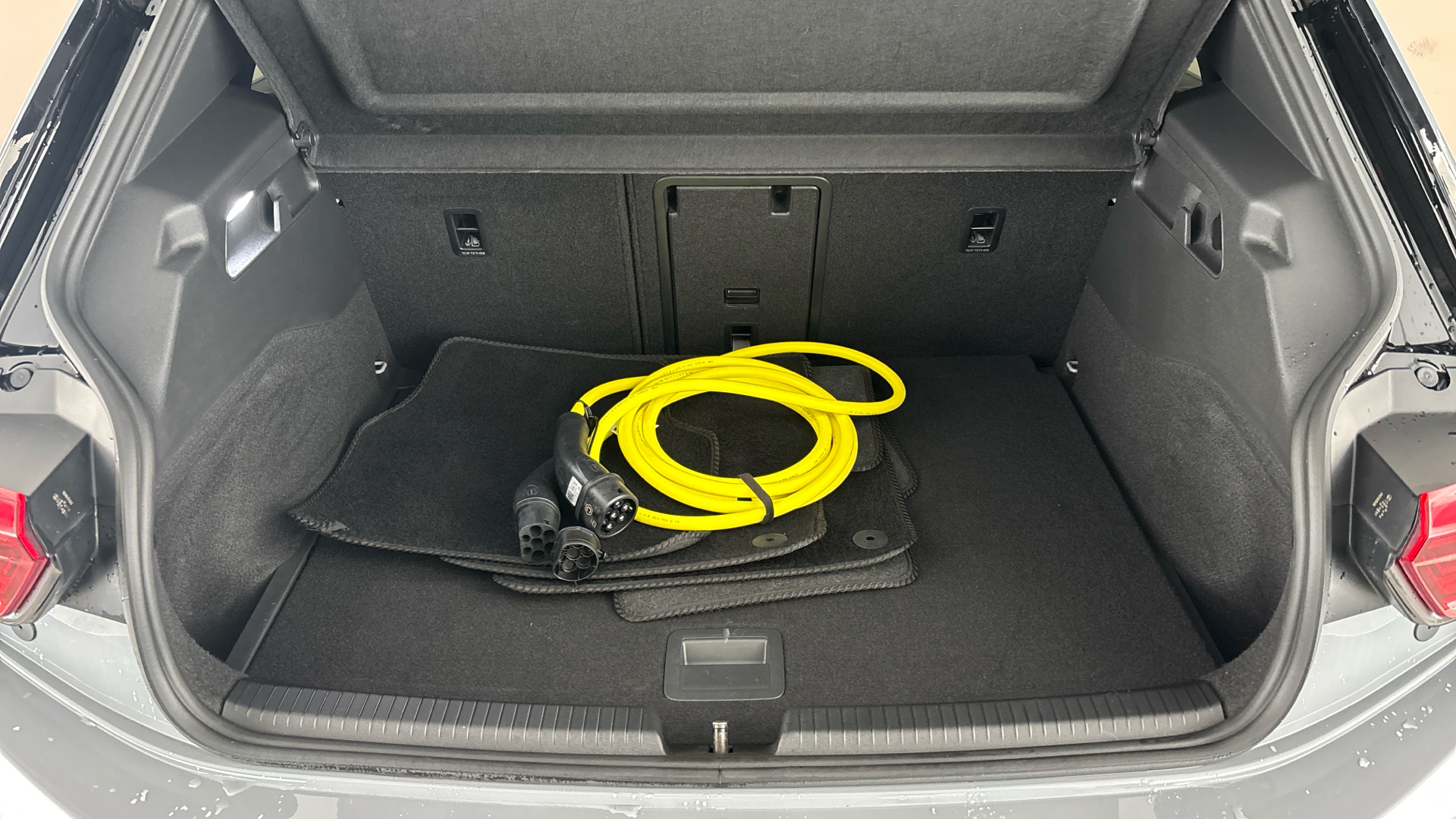 4060453 150kW Family Pro Performance 58kWh 5dr Auto