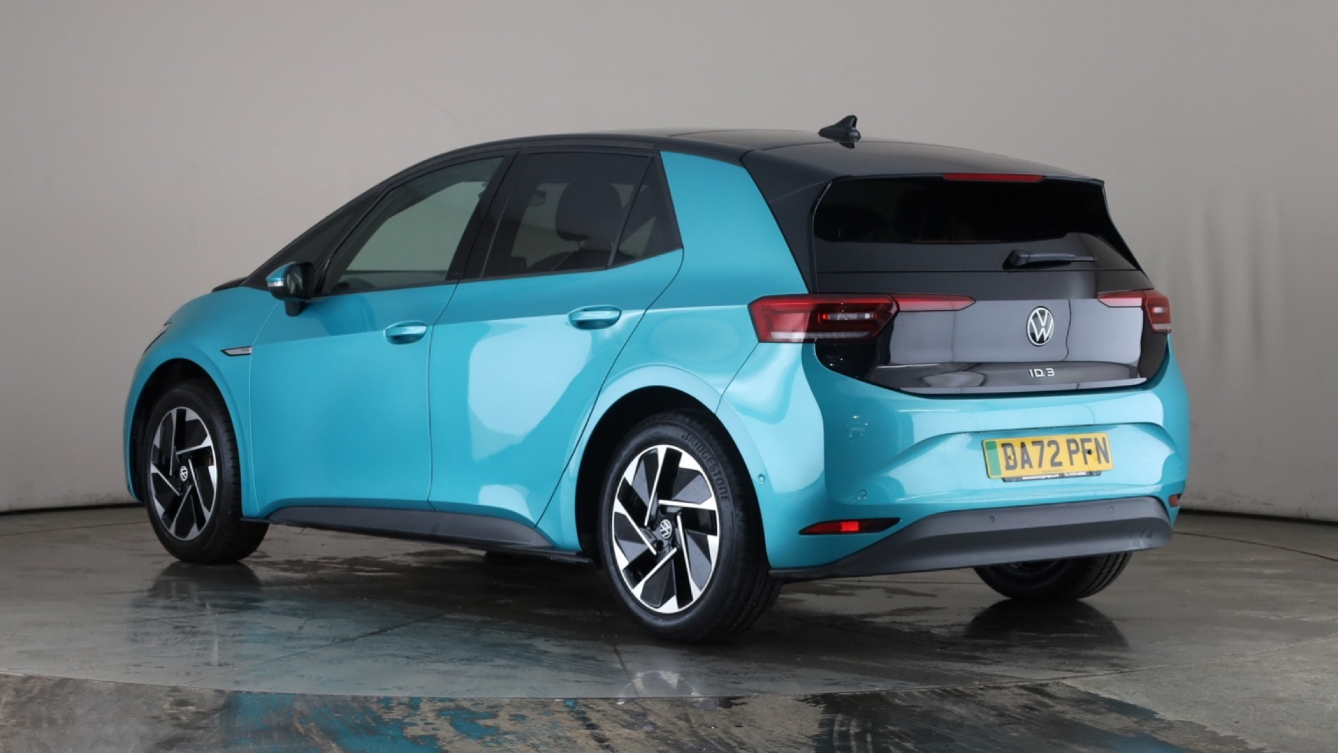 4049551 107KW Family Pro 58kWh 5dr Auto