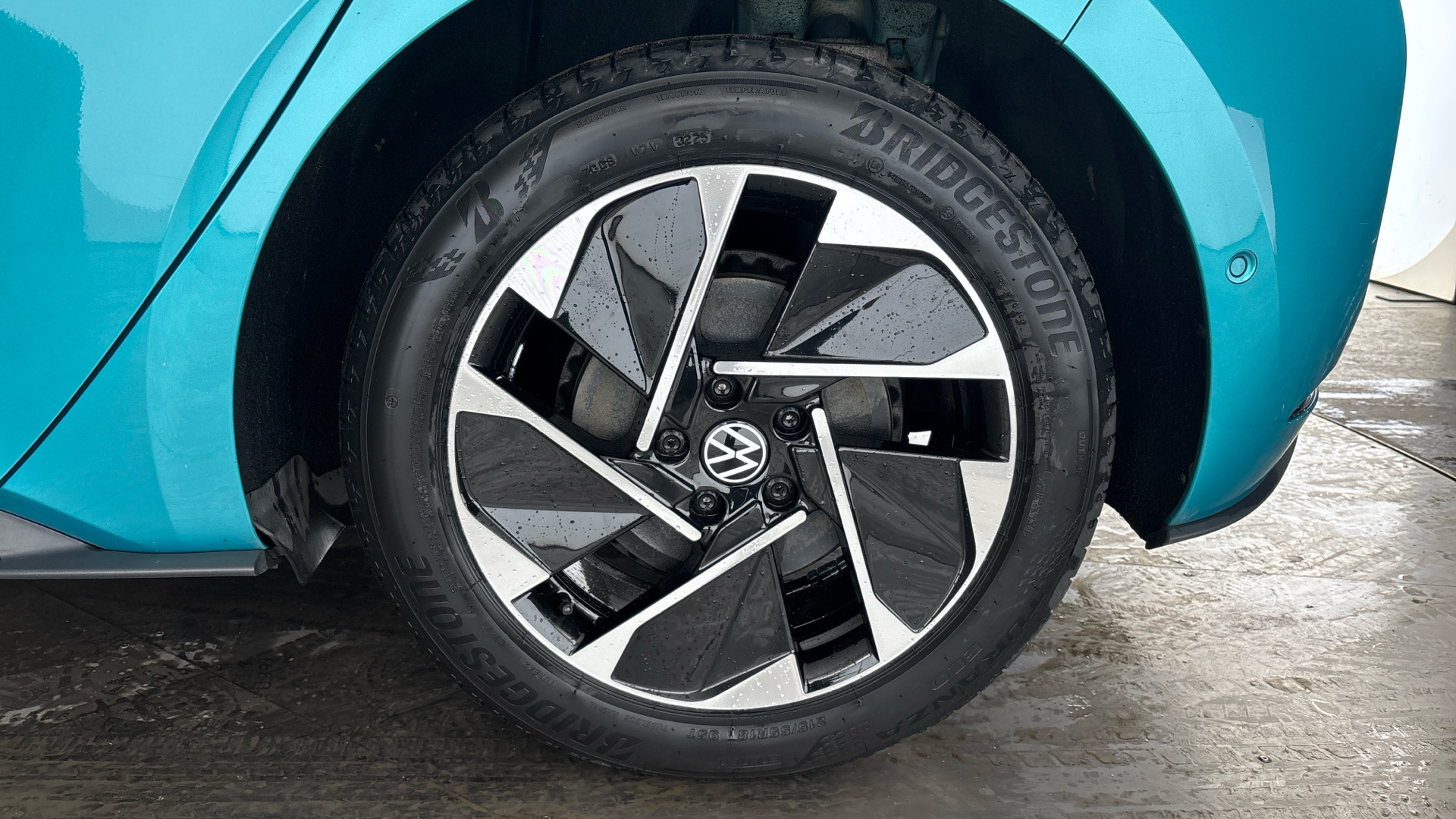 4049551 107KW Family Pro 58kWh 5dr Auto