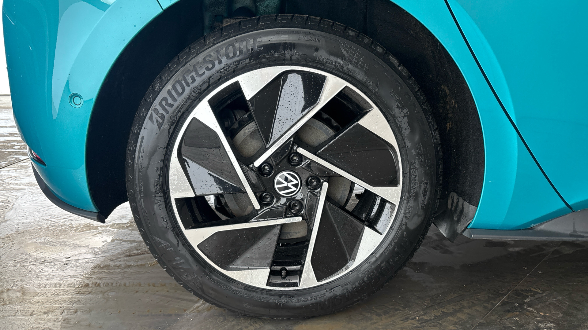 4049551 107KW Family Pro 58kWh 5dr Auto