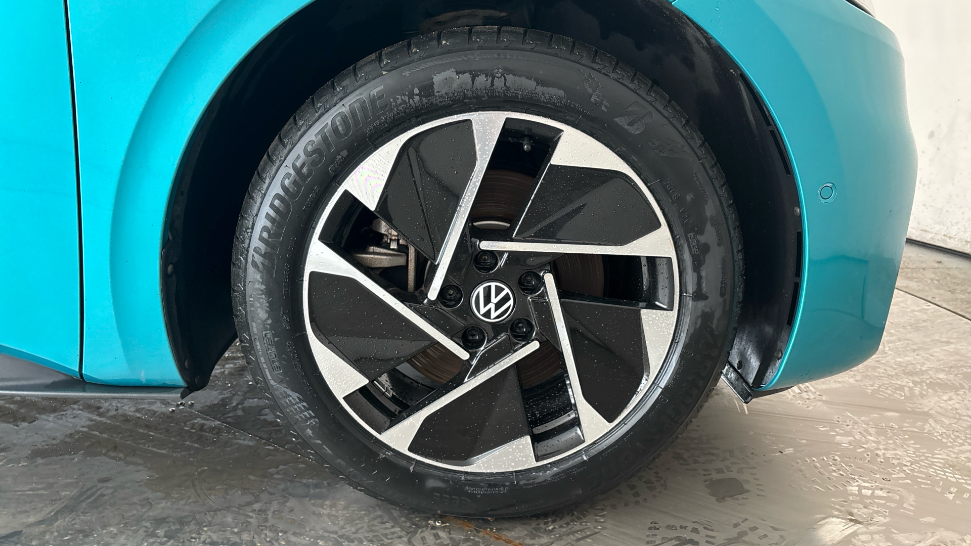 4049551 107KW Family Pro 58kWh 5dr Auto